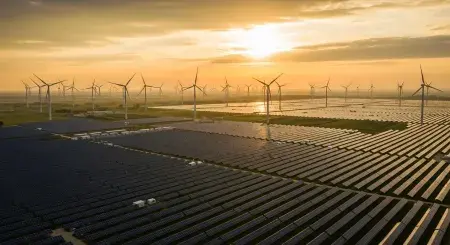 Písek místo soli: Inovativní solární věže v Novém Mexiku mění pravidla ukládání energie