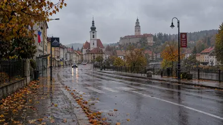 V neděli bude v Česku ráno chladno, odpoledne 7 až 12 °C a déšť