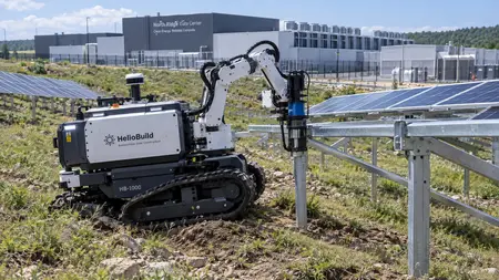 Stavbu solárních parků přebírají roboti. Pomohou napájet datová centra