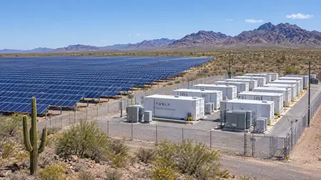 Arizona potřebuje víc proudu. Sedm regionů přesto solární parky zakázalo